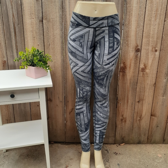 Reebok Power Playdry Leggings Size Small - Picture 1 of 14